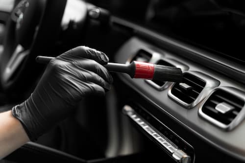 Auto interjera tīrīšana Rīgā - profesionāla salona un sēdekļu tīrīšana